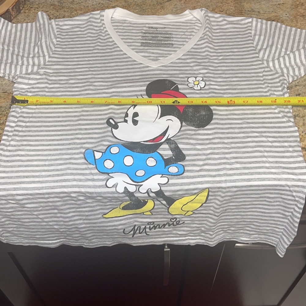 Minnie Mouse T-Shirt - Picture 6 of 7
